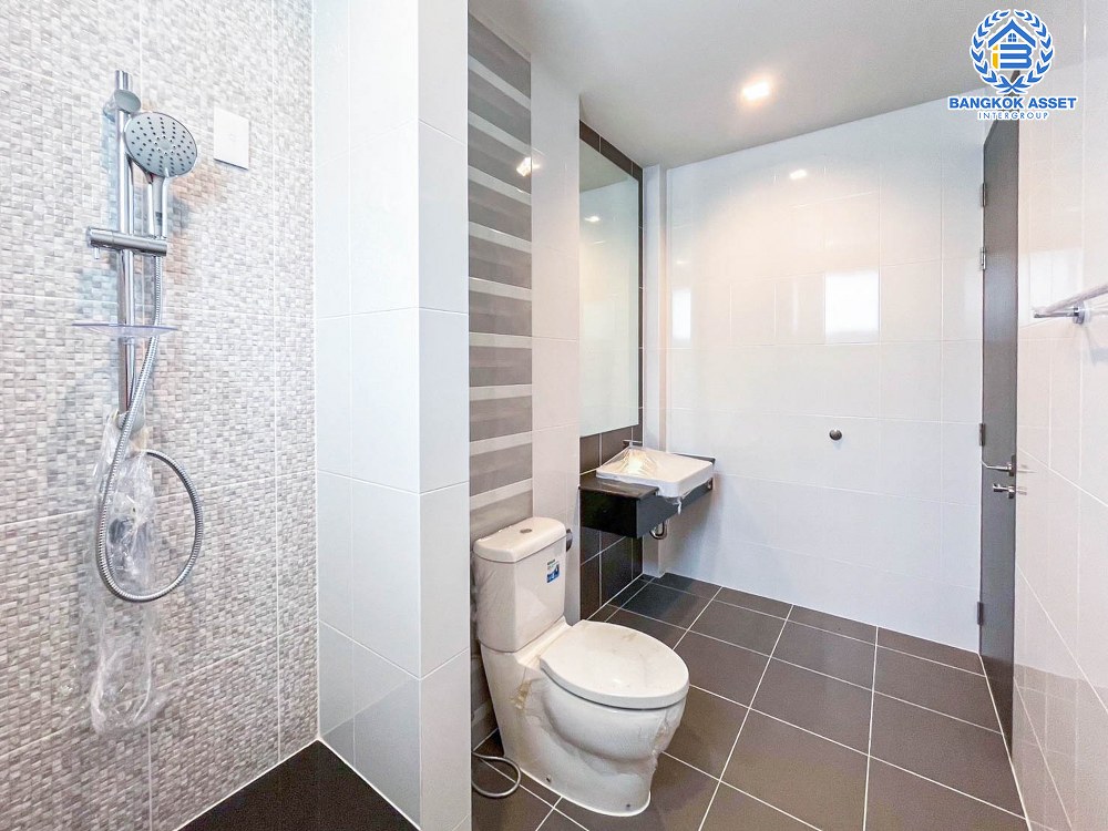 *****บ้านเดี่ยวมือสอง โครงการ สัมมากร ชัยพฤกษ์-แจ้งวัฒนะ เนื้อที่ 57.90 ตร.ว. ฟังก์ชัน 3 ห้องนอน 3 ห้องน้ำ 2 ที่จอดรถ บ้านใหม่ไม่เคยเข้าอยู่ ภายในสภาพดีเยี่ยม โครงการตั้งบนทำเลเดินทางสะดวก เชื่อมต่อถนนชัยพฤกษ์ ใกล้รถไฟฟ้าสายสีชมพู "สถานีปากเกร็ด"  และจุดขึ้นทางด่วน "แจ้งวัฒนะ"