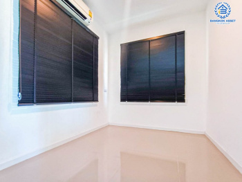 *****บ้านแฝดมือสอง โครงการ เสนาวิลเลจ บางกรวย-ไทรน้อย เนื้อที่ 37 ตร.ว. ฟังก์ชัน 4 ห้องนอน 2 ห้องน้ำ จอดรถได้ 2 คัน แถมฟรี! เครื่องปรับอากาศ โครงการตั้งบนทำเลเดินทางสะดวก เชื่อมต่อถนนบางกรวย-ไทรน้อย ใกล้เซ็นทรัลเวสต์เกต รถไฟฟ้าสายสีม่วง "สถานีบางพลู" และจุดขึ้นทางด่วน "กาญจนาภิเษก"