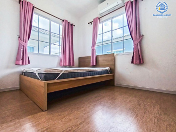 *****บ้านแฝดมือสอง โครงการ เสนาวิลเลจ บางกรวย-ไทรน้อย เนื้อที่ 37 ตร.ว. ฟังก์ชัน 4 ห้องนอน 2 ห้องน้ำ จอดรถได้ 2 คัน แถมฟรี! เครื่องปรับอากาศ โครงการตั้งบนทำเลเดินทางสะดวก เชื่อมต่อถนนบางกรวย-ไทรน้อย ใกล้เซ็นทรัลเวสต์เกต รถไฟฟ้าสายสีม่วง "สถานีบางพลู" และจุดขึ้นทางด่วน "กาญจนาภิเษก"