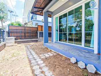 *****บ้านแฝดมือสอง โครงการ เสนาวิลเลจ บางกรวย-ไทรน้อย เนื้อที่ 37 ตร.ว. ฟังก์ชัน 4 ห้องนอน 2 ห้องน้ำ จอดรถได้ 2 คัน แถมฟรี! เครื่องปรับอากาศ โครงการตั้งบนทำเลเดินทางสะดวก เชื่อมต่อถนนบางกรวย-ไทรน้อย ใกล้เซ็นทรัลเวสต์เกต รถไฟฟ้าสายสีม่วง "สถานีบางพลู" และจุดขึ้นทางด่วน "กาญจนาภิเษก"