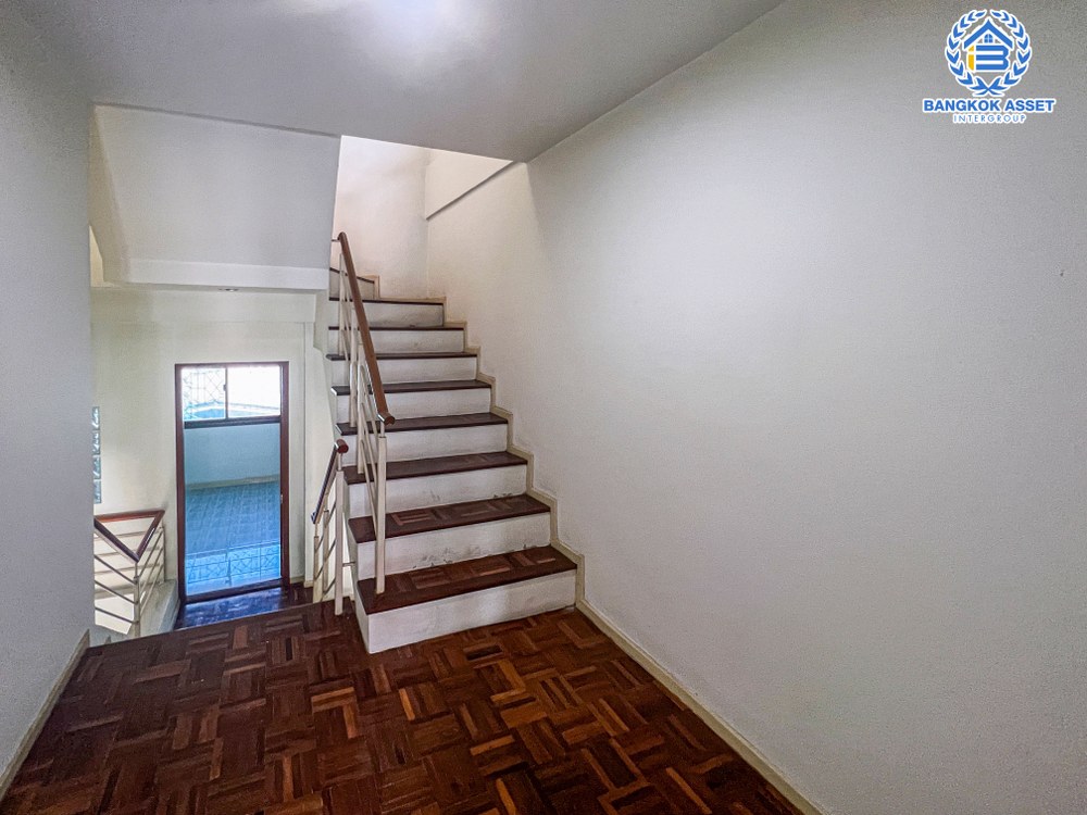 *****ทาวน์เฮ้าส์มือสอง โครงการ สรานนท์ ติวานนท์ เนื้อที่ 20.80 ตร.ว. ฟังก์ชัน 3 ห้องนอน 2 ห้องน้ำ 1 ที่จอดรถ พื้นที่ใช้สอยกว้าง บ้านสภาพดีมาก โครงการตั้งบนทำเลเยี่ยม ใกล้เซ็นทรัลแจ้งวัฒนะ และโครงการรถไฟฟ้า (ในอนาคต) สายสีชมพู "สถานีปากเกร็ด"