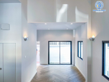 *****ทาวน์โฮมมือสองกรุงเทพมหานคร หมู่บ้าน บ้านแมกไม้ วัชรพล หลังมุม! เนื้อที่กว้างมากถึง 35.4 ตร.ว. ฟังก์ชัน 3 ห้องนอน 3 ห้องน้ำ 1 ที่จอดรถ รีโนเวทแล้ว บนทำเลเชื่อมต่อ ถนนสุขาภิบาล 5, ถนนสายไหม, ถนนลำลูกกา ใกล้จุดขึ้นทางด่วน "รามอินทรา"