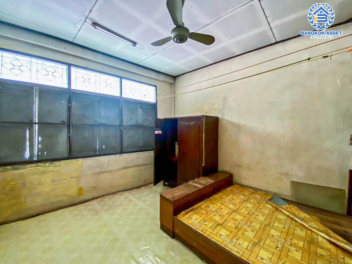 *****ทาวน์เฮ้าส์มือสองกรุงเทพมหานคร หมู่บ้าน ศิลวัฒน์ บางนา-ตราด เนื้อที่ 11 ตร.ว. ฟังก์ชัน 2 ห้องนอน 1 ห้องน้ำ บนทำเลใกล้เซ็นทรัล บางนา, รถไฟฟ้าสายสีเขียว "สถานีบางนา" และจุดขึ้นทางด่วน "แยกบางนา" จองด่วน!