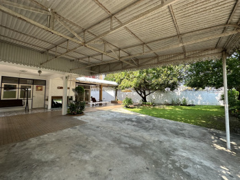 *****บ้านเดี่ยวมือสอง โครงการ จรัญสนิทวงศ์75 จรัญสนิทวงศ์ เนื้อที่กว้างกว่า 119 ตร.ว. ฟังก์ชัน 3 ห้องนอน 2 ห้องน้ำ ภายในสภาพสวย บริเวณรอบบ้านกว้างขวาง พร้อมเข้าอยู่ บนทำเลศักยภาพใจกลางเมือง เข้า-ออกได้หลายเส้นทาง ใกล้รถไฟฟ้าสายสีน้ำเงิน "สถานีแยกไฟฉาย" และทางด่วน "ศรีรัช"