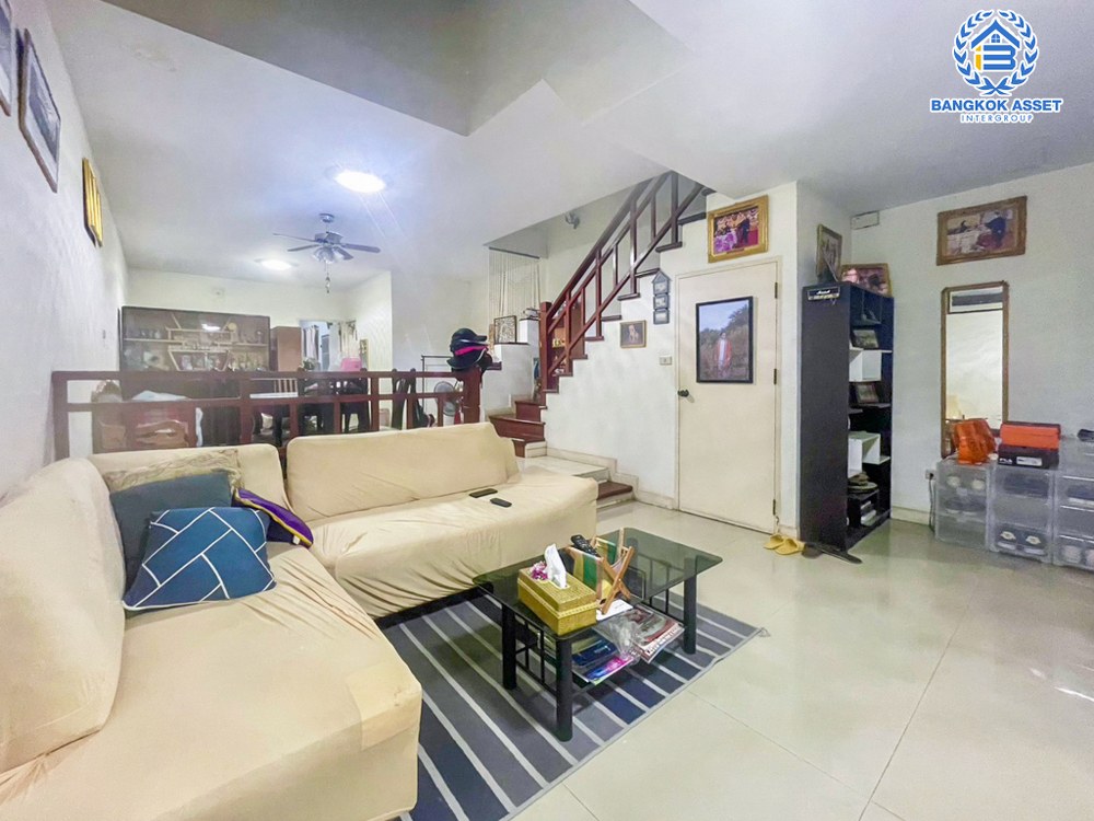 *****ทาวน์โฮมมือสอง โครงการ วิชั่นวิลล์5 ติวานนท์ เนื้อที่กว้าง 26.40 ตร.ว. ฟังก์ชัน 3 ห้องนอน 3 ห้องน้ำ 1 ที่จอดรถ พื้นที่กว้างตอบโจทย์ทุกไลฟ์สไตล์ พร้อมอยู่ บนทำเลเดินทางสะดวก ใกล้ไฟฟ้าสายสีม่วง "สถานีศูนย์ราชการนนทบุรี" และจุดขึ้นทางด่วน "งามวงศ์วาน"