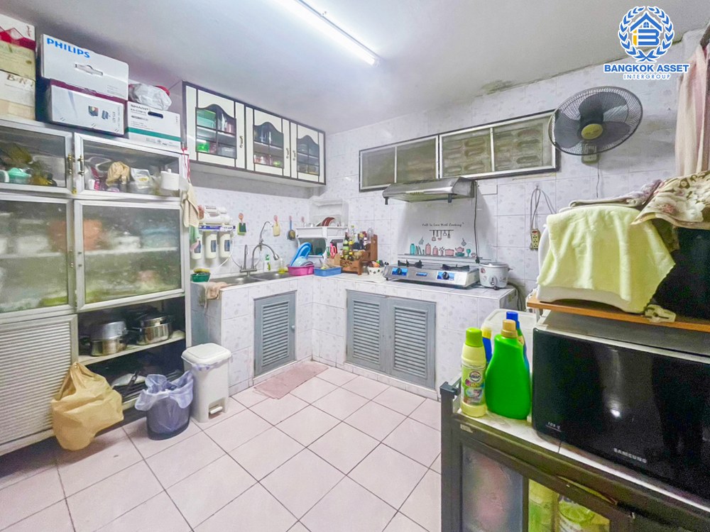 *****ทาวน์โฮมมือสอง โครงการ วิชั่นวิลล์5 ติวานนท์ เนื้อที่กว้าง 26.40 ตร.ว. ฟังก์ชัน 3 ห้องนอน 3 ห้องน้ำ 1 ที่จอดรถ พื้นที่กว้างตอบโจทย์ทุกไลฟ์สไตล์ พร้อมอยู่ บนทำเลเดินทางสะดวก ใกล้ไฟฟ้าสายสีม่วง "สถานีศูนย์ราชการนนทบุรี" และจุดขึ้นทางด่วน "งามวงศ์วาน"