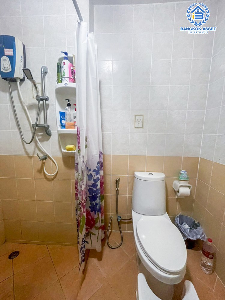 *****ทาวน์โฮมมือสอง โครงการ วิชั่นวิลล์5 ติวานนท์ เนื้อที่กว้าง 26.40 ตร.ว. ฟังก์ชัน 3 ห้องนอน 3 ห้องน้ำ 1 ที่จอดรถ พื้นที่กว้างตอบโจทย์ทุกไลฟ์สไตล์ พร้อมอยู่ บนทำเลเดินทางสะดวก ใกล้ไฟฟ้าสายสีม่วง "สถานีศูนย์ราชการนนทบุรี" และจุดขึ้นทางด่วน "งามวงศ์วาน"