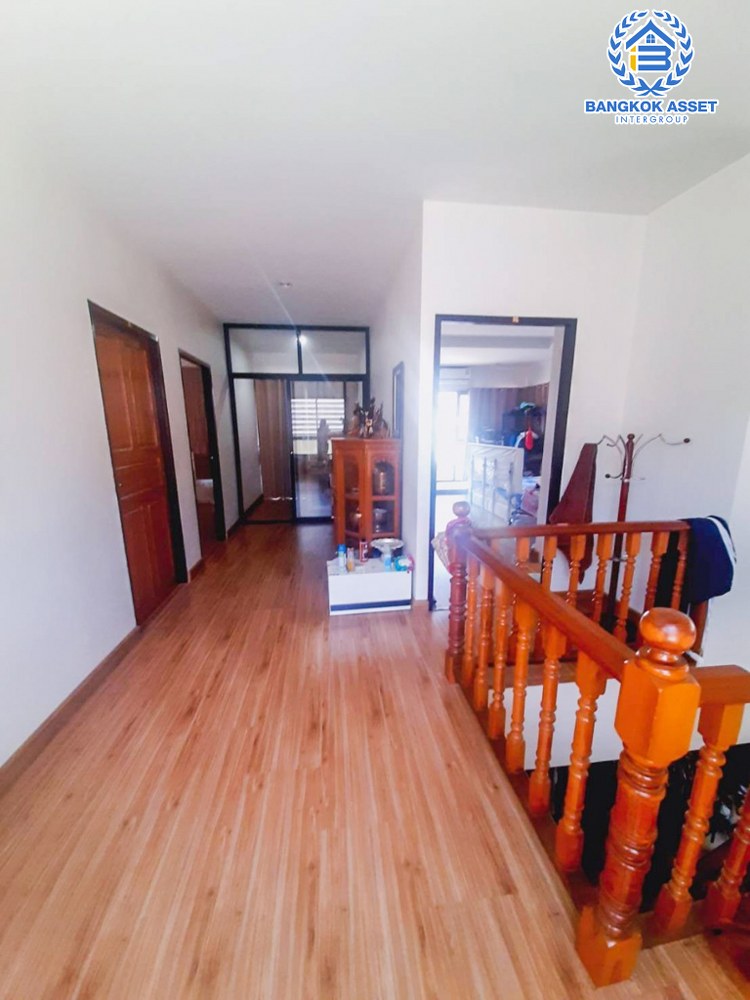 *****บ้านเดี่ยวมือสอง ซอยหกศอก เอกชัย เนื้อที่กว้าง 200 ตร.ว. ฟังก์ชัน 3 ห้องนอน 4 ห้องน้ำ 6 ที่จอดรถ บ้านดีไซน์โมเดิร์นบนพื้นที่กว้างขวาง พร้อมโกดังเก็บของ ทำเลแห่งการเดินทาง ติดถนนเอกชัย เชื่อมต่อหลากหลายเส้นทางทั้ง ถนนกัลปพฤกษ์ ถนนเพชรเกษม และถนนกาญจนาภิเษก