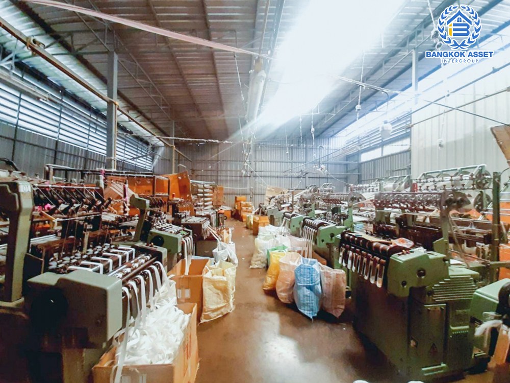 *****บ้านเดี่ยวมือสอง ซอยหกศอก เอกชัย เนื้อที่กว้าง 200 ตร.ว. ฟังก์ชัน 3 ห้องนอน 4 ห้องน้ำ 6 ที่จอดรถ บ้านดีไซน์โมเดิร์นบนพื้นที่กว้างขวาง พร้อมโกดังเก็บของ ทำเลแห่งการเดินทาง ติดถนนเอกชัย เชื่อมต่อหลากหลายเส้นทางทั้ง ถนนกัลปพฤกษ์ ถนนเพชรเกษม และถนนกาญจนาภิเษก