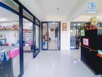 *****บ้านเดี่ยวมือสอง ซอยหกศอก เอกชัย เนื้อที่กว้าง 200 ตร.ว. ฟังก์ชัน 3 ห้องนอน 4 ห้องน้ำ 6 ที่จอดรถ บ้านดีไซน์โมเดิร์นบนพื้นที่กว้างขวาง พร้อมโกดังเก็บของ ทำเลแห่งการเดินทาง ติดถนนเอกชัย เชื่อมต่อหลากหลายเส้นทางทั้ง ถนนกัลปพฤกษ์ ถนนเพชรเกษม และถนนกาญจนาภิเษก