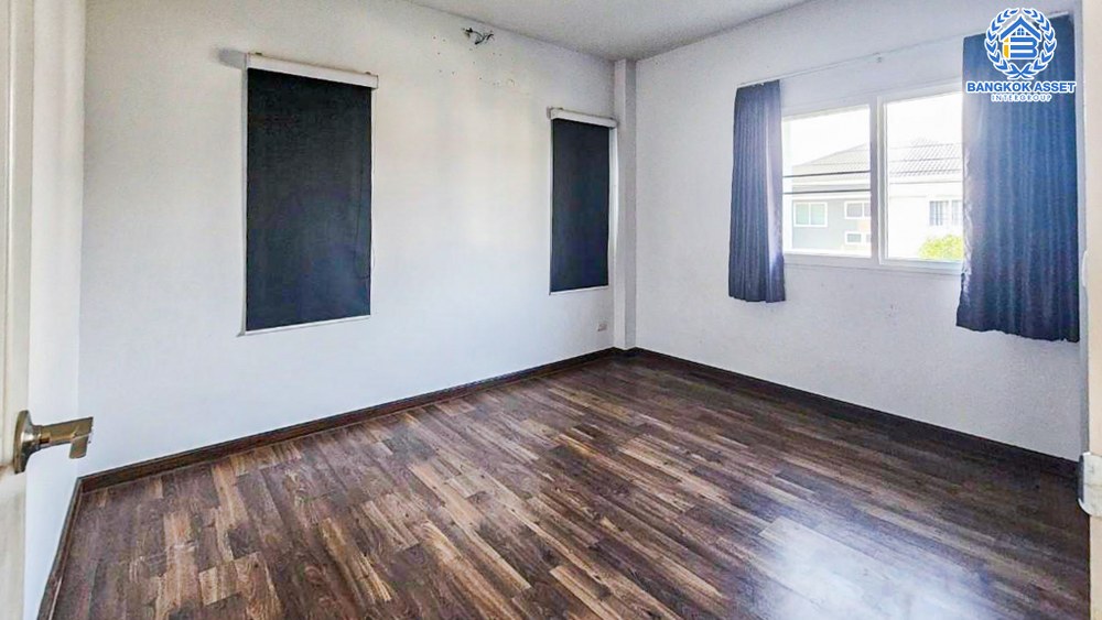 *****บ้านเดี่ยวมือสอง โครงการ เดอะลิฟวิ่ง3 กาญจนาภิเษก เนื้อที่ถึง 60.20 ตร.ว. ฟังก์ชัน 3 ห้องนอน 3 ห้องน้ำ จอดรถได้ 2 คัน ภายในสภาพพร้อมอยู่ บรรยากาศโครงการมีความเป็นส่วนตัว บนทำเลเดินทางสะดวก ติดถนนกาญจนาภิเษก ใกล้เซ็นทรัลเวสต์เกต และรถไฟฟ้าสายสีม่วง "สถานีคลองบางไผ่" จองเลย!