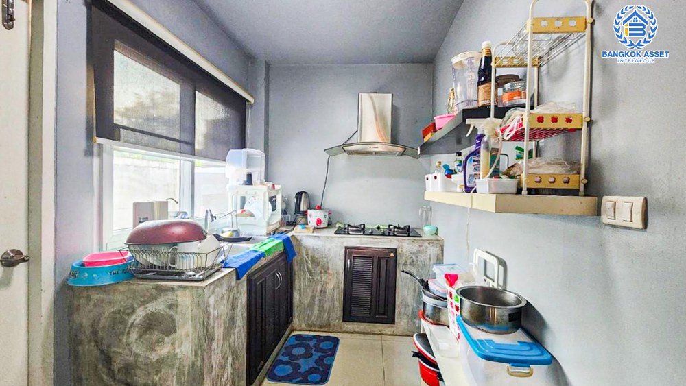 *****บ้านเดี่ยวมือสอง โครงการ เดอะลิฟวิ่ง3 กาญจนาภิเษก เนื้อที่ถึง 60.20 ตร.ว. ฟังก์ชัน 3 ห้องนอน 3 ห้องน้ำ จอดรถได้ 2 คัน ภายในสภาพพร้อมอยู่ บรรยากาศโครงการมีความเป็นส่วนตัว บนทำเลเดินทางสะดวก ติดถนนกาญจนาภิเษก ใกล้เซ็นทรัลเวสต์เกต และรถไฟฟ้าสายสีม่วง "สถานีคลองบางไผ่" จองเลย!