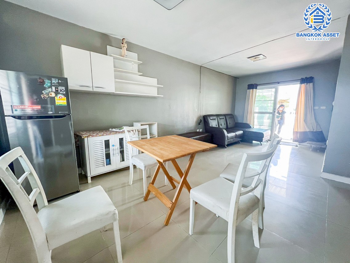 *****ทาวน์เฮ้าส์มือสองกรุงเทพมหานคร โครงการ เดอะคอนเนค7/2 ดอนเมือง-วิภาวดี เนื้อที่กว้าง 19.2 ตร.ว. ฟังก์ชัน 3 ห้องนอน 2 ห้องน้ำ 1 ที่จอดรถ สภาพดี แถมฟรี! 2 เครื่องปรับอากาศ บนทำเลใกล้สนามบินดอนเมือง เพียง 15 นาทีก็ถึงรถไฟฟ้าสายสีแดง "สถานีดอนเมือง" และใกล้ทางด่วน "ศรีสมาน" ในราคาคุ้มสุด !