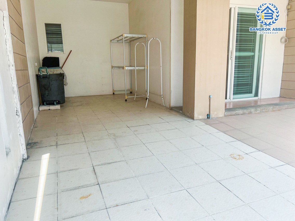 *****ทาวน์เฮ้าส์มือสองกรุงเทพมหานคร โครงการ เดอะคอนเนค7/2 ดอนเมือง-วิภาวดี เนื้อที่กว้าง 19.2 ตร.ว. ฟังก์ชัน 3 ห้องนอน 2 ห้องน้ำ 1 ที่จอดรถ สภาพดี แถมฟรี! 2 เครื่องปรับอากาศ บนทำเลใกล้สนามบินดอนเมือง เพียง 15 นาทีก็ถึงรถไฟฟ้าสายสีแดง "สถานีดอนเมือง" และใกล้ทางด่วน "ศรีสมาน" ในราคาคุ้มสุด !