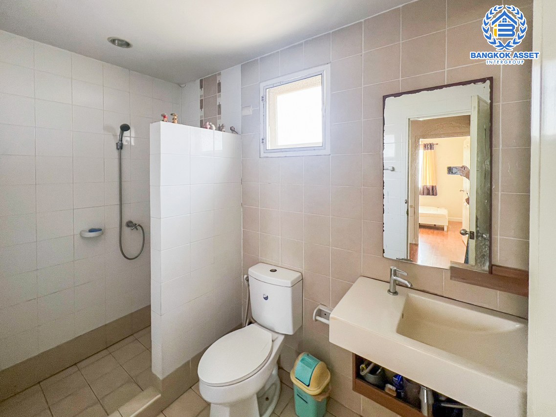 *****ทาวน์เฮ้าส์มือสองกรุงเทพมหานคร โครงการ เดอะคอนเนค7/2 ดอนเมือง-วิภาวดี เนื้อที่กว้าง 19.2 ตร.ว. ฟังก์ชัน 3 ห้องนอน 2 ห้องน้ำ 1 ที่จอดรถ สภาพดี แถมฟรี! 2 เครื่องปรับอากาศ บนทำเลใกล้สนามบินดอนเมือง เพียง 15 นาทีก็ถึงรถไฟฟ้าสายสีแดง "สถานีดอนเมือง" และใกล้ทางด่วน "ศรีสมาน" ในราคาคุ้มสุด !