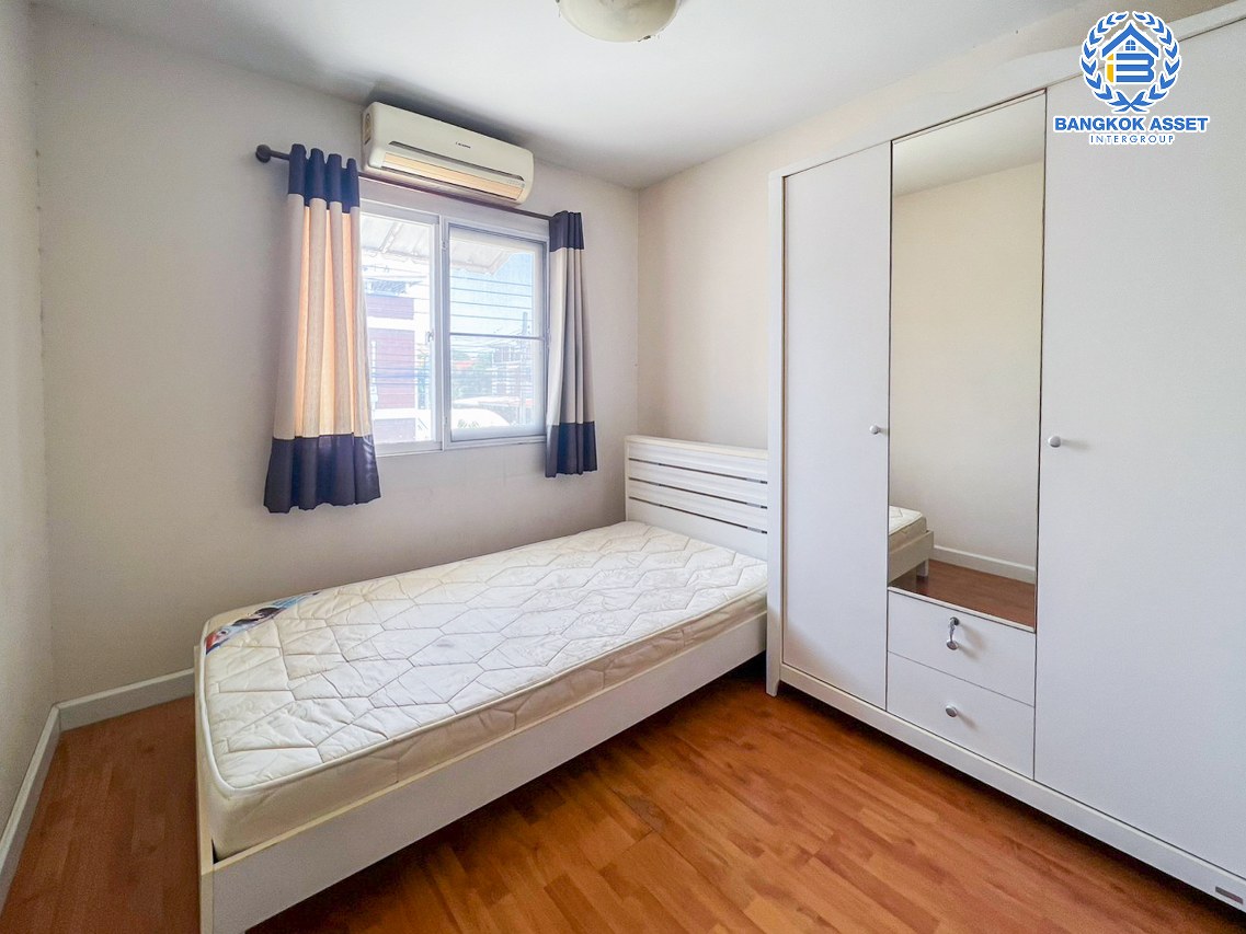 *****ทาวน์เฮ้าส์มือสองกรุงเทพมหานคร โครงการ เดอะคอนเนค7/2 ดอนเมือง-วิภาวดี เนื้อที่กว้าง 19.2 ตร.ว. ฟังก์ชัน 3 ห้องนอน 2 ห้องน้ำ 1 ที่จอดรถ สภาพดี แถมฟรี! 2 เครื่องปรับอากาศ บนทำเลใกล้สนามบินดอนเมือง เพียง 15 นาทีก็ถึงรถไฟฟ้าสายสีแดง "สถานีดอนเมือง" และใกล้ทางด่วน "ศรีสมาน" ในราคาคุ้มสุด !