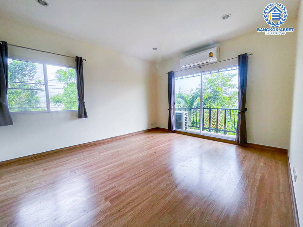 บ้านเดี่ยวมือสอง โครงการ ภัสสร39 บางกรวย-ไทรน้อย หลังมุม เนื้อที่กว้าง 64 ตร.ว. ฟังก์ชัน 3 ห้องนอน 3 ห้องน้ำ 2 ที่จอดรถ บ้านสวยพร้อมอยู่ แถมฟรี! เครื่องปรับอากาศ บนทำเลเดินทางสะดวก ใกล้โครงการรถไฟฟ้าสายสีม่วง "สถานีแยกติวานนท์" และทางด่วน "ศรีรัช"