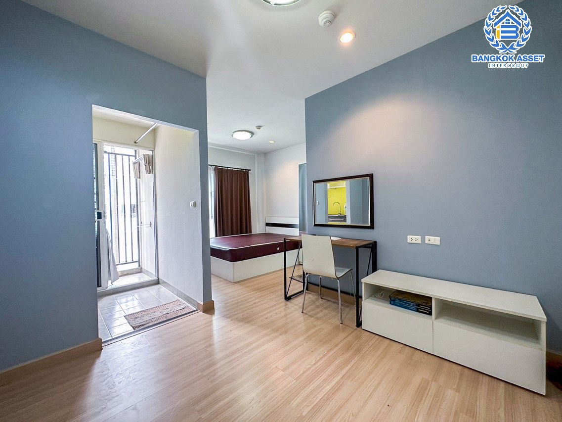 *****คอนโดมิเนียมมือสองปทุมธานี โครงการ เดอะคิทท์ ลำลูกกา-คลอง2 เนื้อที่ 23.23 ตร.ว. ฟังก์ชัน 1 ห้องนอน 1 ห้องน้ำ 1 ที่จอดรถ ห้องสภาพดี บนทำเลเดินทางสะดวก ใกล้รถไฟฟ้าสายสีเขียว "สถานีคูคต" และจุดขึ้นทางด่วน "ดอนเมืองโทลเวย์" ในราคาสุดคุ้ม!