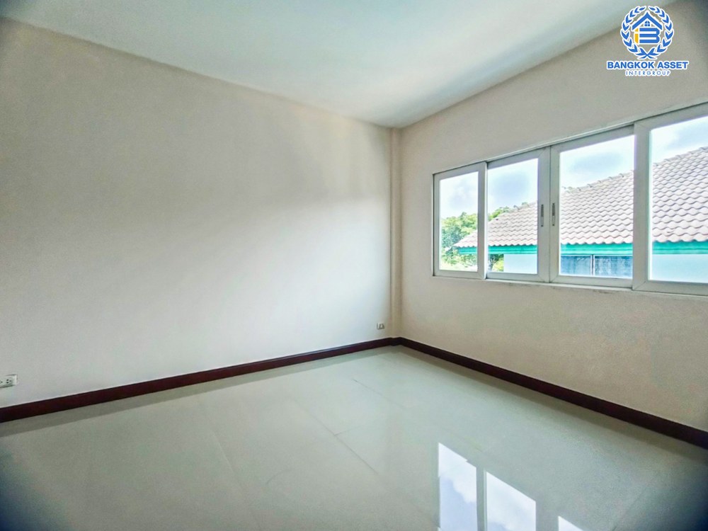 *****ทาวน์โฮมมือสอง โครงการ คาซ่าซิตี้ สุคนธสวัสดิ์ เนื้อที่ 22 ตร.ว. ฟังก์ชัน 3 ห้องนอน 4 ห้องน้ำ 2 ที่จอดรถ บ้านสภาพดี พร้อมเข้าอยู่ บนทำเลเดินทางสะดวก เชื่อมต่อถนนโชคชัย4 ถนนเกษตร-นวมินทร์ ถนนสุคนธสวัสดิ์ ใกล้รถไฟฟ้าสายสีเหลือง "สถานีลาดพร้าว 101" จุดขึ้นทางด่วน "เอกมัย-รามอินทรา"