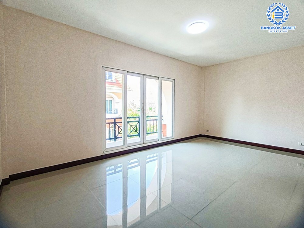 *****ทาวน์โฮมมือสอง โครงการ คาซ่าซิตี้ สุคนธสวัสดิ์ เนื้อที่ 22 ตร.ว. ฟังก์ชัน 3 ห้องนอน 4 ห้องน้ำ 2 ที่จอดรถ บ้านสภาพดี พร้อมเข้าอยู่ บนทำเลเดินทางสะดวก เชื่อมต่อถนนโชคชัย4 ถนนเกษตร-นวมินทร์ ถนนสุคนธสวัสดิ์ ใกล้รถไฟฟ้าสายสีเหลือง "สถานีลาดพร้าว 101" จุดขึ้นทางด่วน "เอกมัย-รามอินทรา"