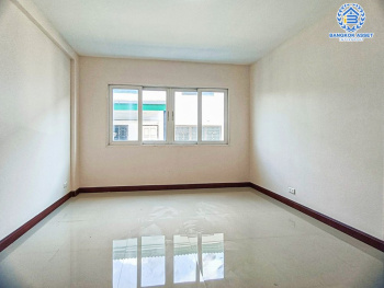 *****ทาวน์โฮมมือสอง โครงการ คาซ่าซิตี้ สุคนธสวัสดิ์ เนื้อที่ 22 ตร.ว. ฟังก์ชัน 3 ห้องนอน 4 ห้องน้ำ 2 ที่จอดรถ บ้านสภาพดี พร้อมเข้าอยู่ บนทำเลเดินทางสะดวก เชื่อมต่อถนนโชคชัย4 ถนนเกษตร-นวมินทร์ ถนนสุคนธสวัสดิ์ ใกล้รถไฟฟ้าสายสีเหลือง "สถานีลาดพร้าว 101" จุดขึ้นทางด่วน "เอกมัย-รามอินทรา"