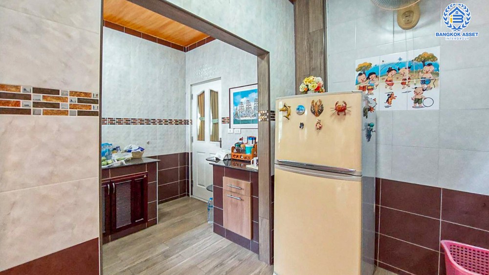 บ้านเดี่ยวมือสอง โครงการ พฤกษ์ลดา1 วงแหวน-รัตนาธิเบศร์ หลังมุม เนื้อที่กว้าง 60 ตร.ว. ฟังก์ชัน 4 ห้องนอน 2 ห้องน้ำ 2 ที่จอดรถ ต่อเติมหลังคาโรงจอดรถ บรรยากาศโครงการเงียบสงบ โครงการตั้งบนทำเลดี เชื่อมต่อถนนกาญจนาภิเษก ซอยคลองถนน ใกล้รถไฟฟ้าสายสีม่วง "สถานีคลองบางไผ่" และจุดขึ้นทางด่วน "กาญจนาภิเษก"...