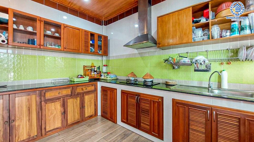 บ้านเดี่ยวมือสอง โครงการ พฤกษ์ลดา1 วงแหวน-รัตนาธิเบศร์ หลังมุม เนื้อที่กว้าง 60 ตร.ว. ฟังก์ชัน 4 ห้องนอน 2 ห้องน้ำ 2 ที่จอดรถ ต่อเติมหลังคาโรงจอดรถ บรรยากาศโครงการเงียบสงบ โครงการตั้งบนทำเลดี เชื่อมต่อถนนกาญจนาภิเษก ซอยคลองถนน ใกล้รถไฟฟ้าสายสีม่วง "สถานีคลองบางไผ่" และจุดขึ้นทางด่วน "กาญจนาภิเษก"...