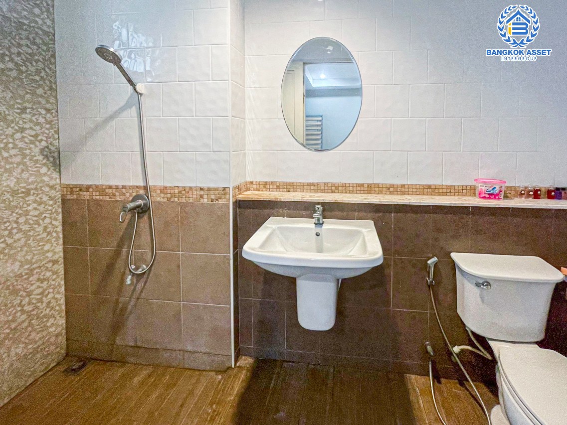 *****ทาวน์เฮ้าส์มือสองนนทบุรี หมู่บ้าน เปี่ยมสุข ทัสคานี่ ติวานนท์-ปากเกร็ด22 เนื้อที่เกือบ 19 ตร.ว. ฟังก์ชัน 3 ห้องนอน 2 ห้องน้ำ 1 ที่จอดรถ บ้านสภาพดี พร้อมอยู่ บนทำเลแห่งการเดินทาง เชื่อมต่อถนนราชพฤกษ์ ถนนชัยพฤกษ์ ถนนแจ้งวัฒนะ ใกล้รถไฟฟ้าสายสีชมพู "สถานีศูนย์ราชการแจ้งวัฒนะ"