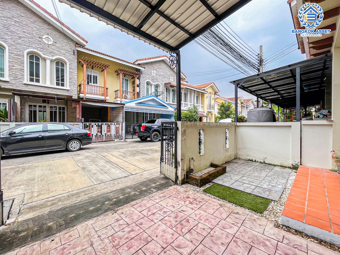 *****ทาวน์เฮ้าส์มือสองนนทบุรี หมู่บ้าน เปี่ยมสุข ทัสคานี่ ติวานนท์-ปากเกร็ด22 เนื้อที่เกือบ 19 ตร.ว. ฟังก์ชัน 3 ห้องนอน 2 ห้องน้ำ 1 ที่จอดรถ บ้านสภาพดี พร้อมอยู่ บนทำเลแห่งการเดินทาง เชื่อมต่อถนนราชพฤกษ์ ถนนชัยพฤกษ์ ถนนแจ้งวัฒนะ ใกล้รถไฟฟ้าสายสีชมพู "สถานีศูนย์ราชการแจ้งวัฒนะ"