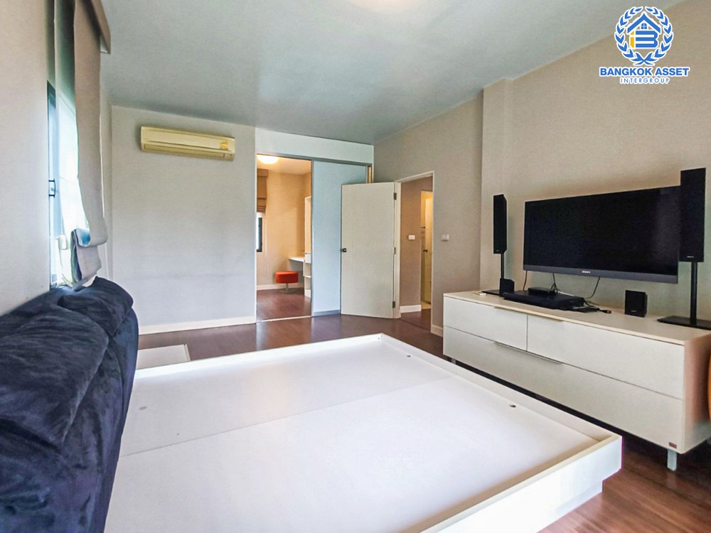 บ้านเดี่ยวมือสอง โครงการ เศรษฐสิริ ชัยพฤกษ์-แจ้งวัฒนะ จากแบรนด์ Sansiri เนื้อที่ 53.70 ตร.ว. ฟังก์ชัน 3 ห้องนอน 3 ห้องน้ำ จอดรถได้ 2 คัน แถมฟรี! เครื่องปรับอากาศ บนทำเลโซนเมือง เชื่อมต่อถนนชัยพฤกษ์ ใกล้เซ็นทรัลแจ้งวัฒนะ รถไฟฟ้าสายสีชมพู "สถานีปากเกร็ด" และจุดขึ้นทางด่วน "ศรีรัช"...