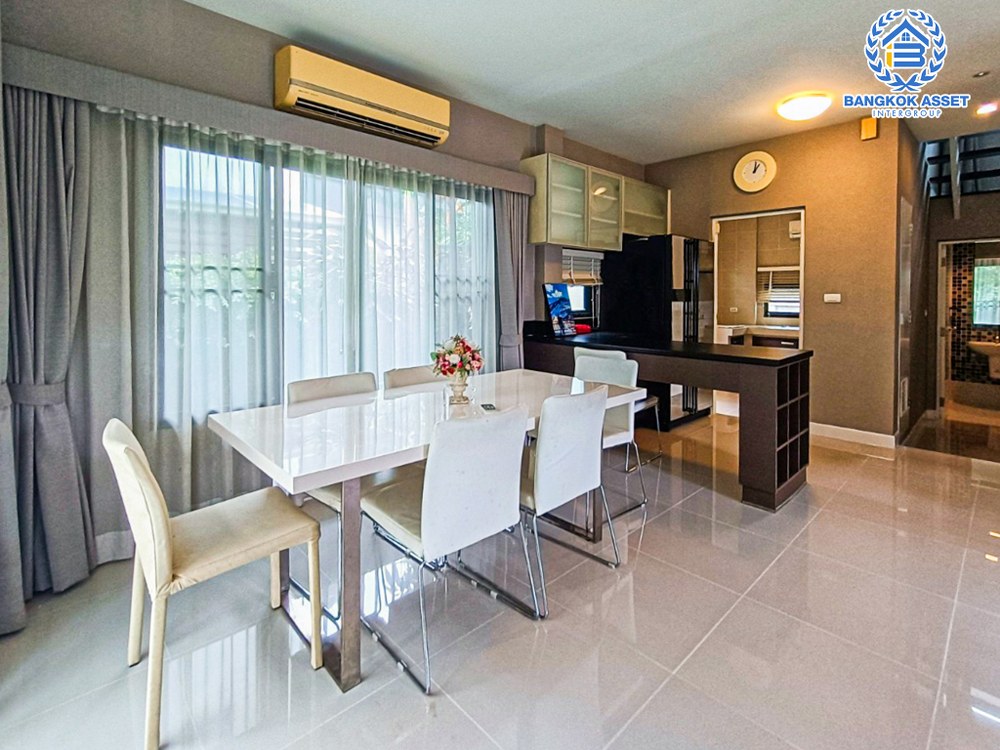 บ้านเดี่ยวมือสอง โครงการ เศรษฐสิริ ชัยพฤกษ์-แจ้งวัฒนะ จากแบรนด์ Sansiri เนื้อที่ 53.70 ตร.ว. ฟังก์ชัน 3 ห้องนอน 3 ห้องน้ำ จอดรถได้ 2 คัน แถมฟรี! เครื่องปรับอากาศ บนทำเลโซนเมือง เชื่อมต่อถนนชัยพฤกษ์ ใกล้เซ็นทรัลแจ้งวัฒนะ รถไฟฟ้าสายสีชมพู "สถานีปากเกร็ด" และจุดขึ้นทางด่วน "ศรีรัช"...