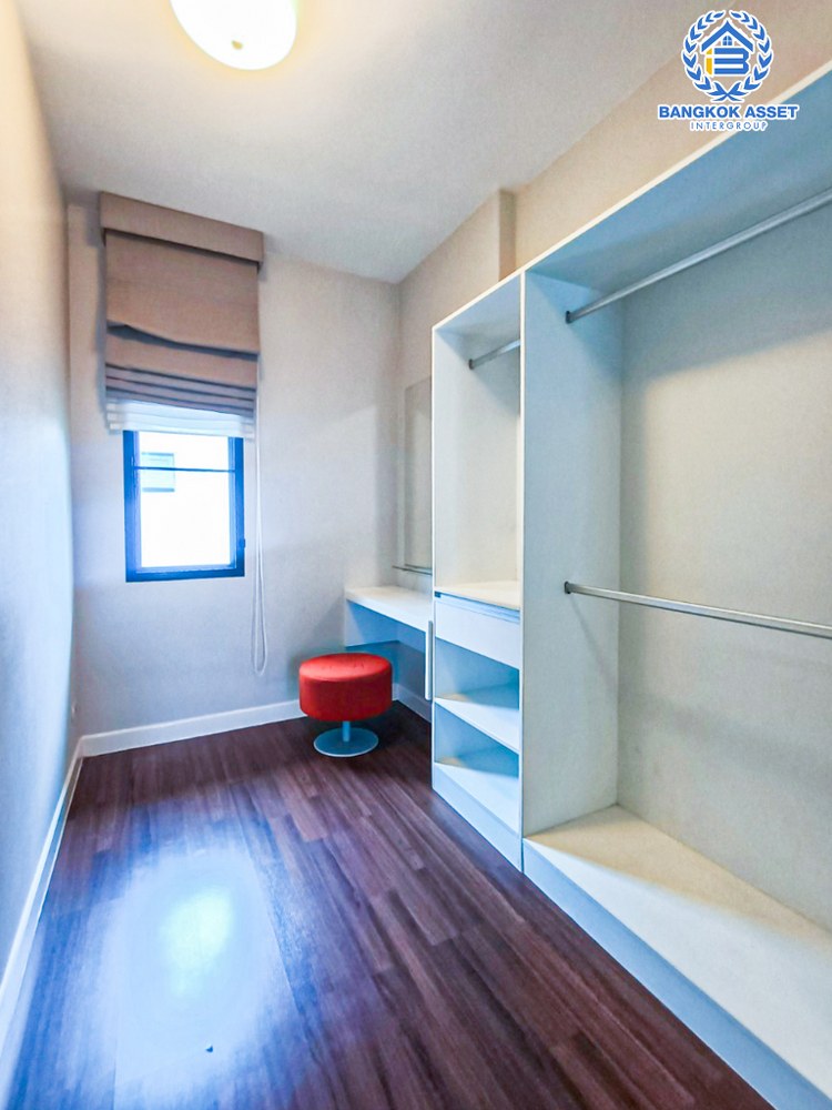 บ้านเดี่ยวมือสอง โครงการ เศรษฐสิริ ชัยพฤกษ์-แจ้งวัฒนะ จากแบรนด์ Sansiri เนื้อที่ 53.70 ตร.ว. ฟังก์ชัน 3 ห้องนอน 3 ห้องน้ำ จอดรถได้ 2 คัน แถมฟรี! เครื่องปรับอากาศ บนทำเลโซนเมือง เชื่อมต่อถนนชัยพฤกษ์ ใกล้เซ็นทรัลแจ้งวัฒนะ รถไฟฟ้าสายสีชมพู "สถานีปากเกร็ด" และจุดขึ้นทางด่วน "ศรีรัช"...