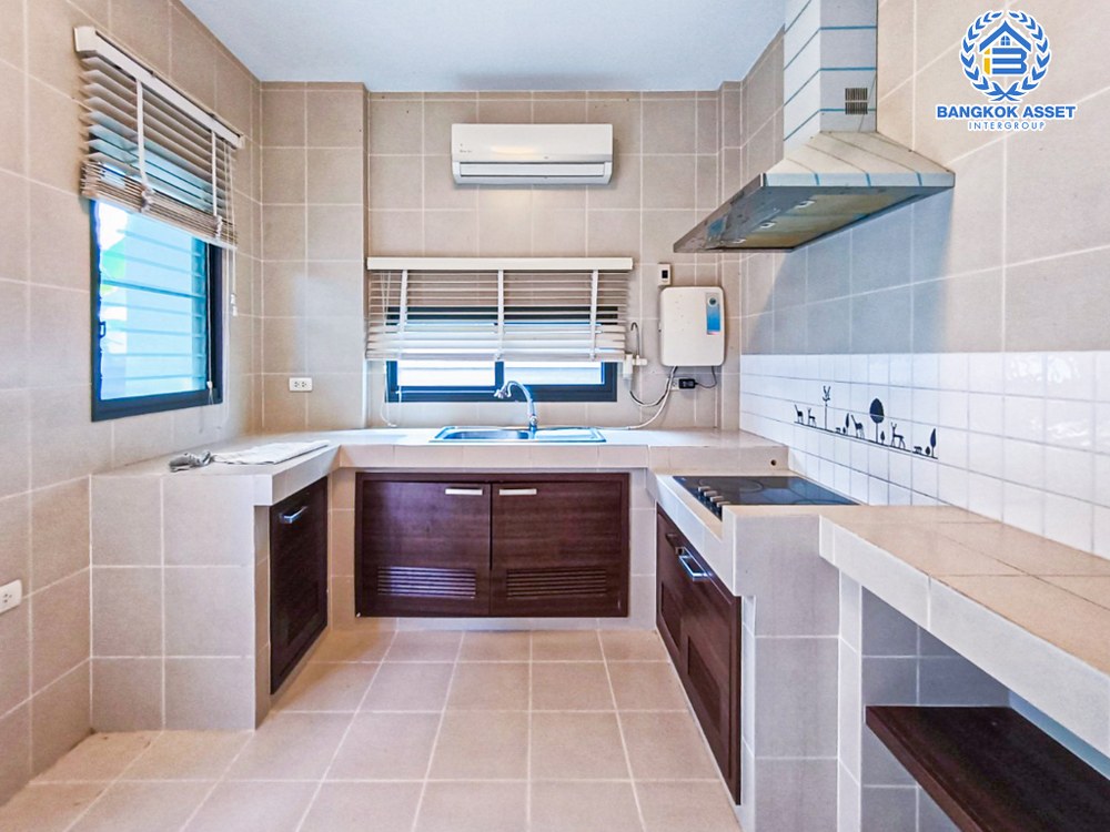 บ้านเดี่ยวมือสอง โครงการ เศรษฐสิริ ชัยพฤกษ์-แจ้งวัฒนะ จากแบรนด์ Sansiri เนื้อที่ 53.70 ตร.ว. ฟังก์ชัน 3 ห้องนอน 3 ห้องน้ำ จอดรถได้ 2 คัน แถมฟรี! เครื่องปรับอากาศ บนทำเลโซนเมือง เชื่อมต่อถนนชัยพฤกษ์ ใกล้เซ็นทรัลแจ้งวัฒนะ รถไฟฟ้าสายสีชมพู "สถานีปากเกร็ด" และจุดขึ้นทางด่วน "ศรีรัช"...