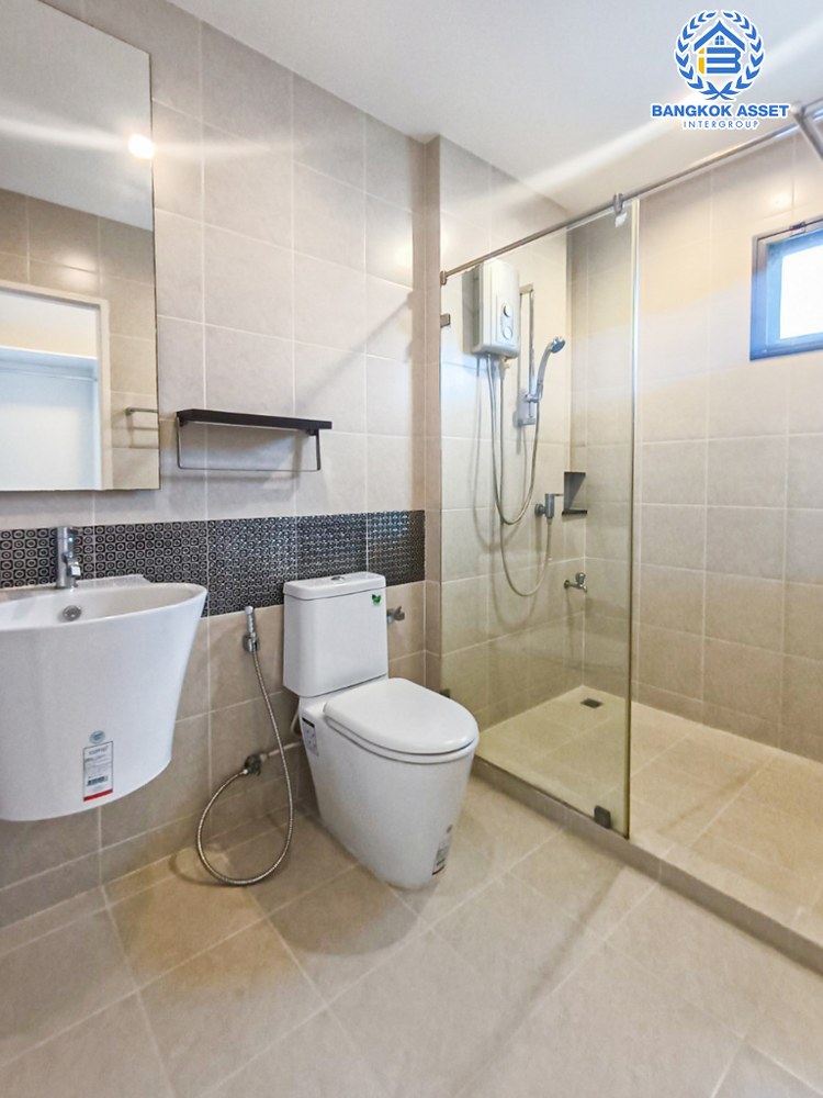 บ้านเดี่ยวมือสอง โครงการ เศรษฐสิริ ชัยพฤกษ์-แจ้งวัฒนะ จากแบรนด์ Sansiri เนื้อที่ 53.70 ตร.ว. ฟังก์ชัน 3 ห้องนอน 3 ห้องน้ำ จอดรถได้ 2 คัน แถมฟรี! เครื่องปรับอากาศ บนทำเลโซนเมือง เชื่อมต่อถนนชัยพฤกษ์ ใกล้เซ็นทรัลแจ้งวัฒนะ รถไฟฟ้าสายสีชมพู "สถานีปากเกร็ด" และจุดขึ้นทางด่วน "ศรีรัช"...