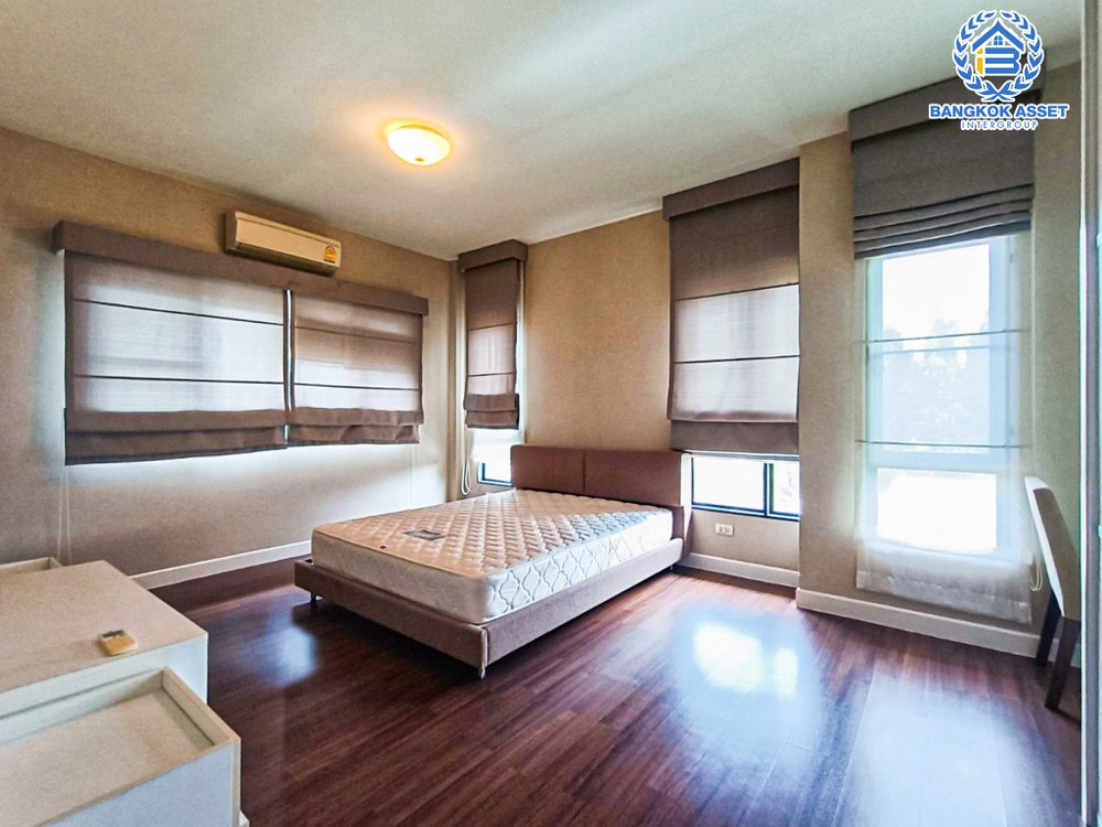 บ้านเดี่ยวมือสอง โครงการ เศรษฐสิริ ชัยพฤกษ์-แจ้งวัฒนะ จากแบรนด์ Sansiri เนื้อที่ 53.70 ตร.ว. ฟังก์ชัน 3 ห้องนอน 3 ห้องน้ำ จอดรถได้ 2 คัน แถมฟรี! เครื่องปรับอากาศ บนทำเลโซนเมือง เชื่อมต่อถนนชัยพฤกษ์ ใกล้เซ็นทรัลแจ้งวัฒนะ รถไฟฟ้าสายสีชมพู "สถานีปากเกร็ด" และจุดขึ้นทางด่วน "ศรีรัช"...