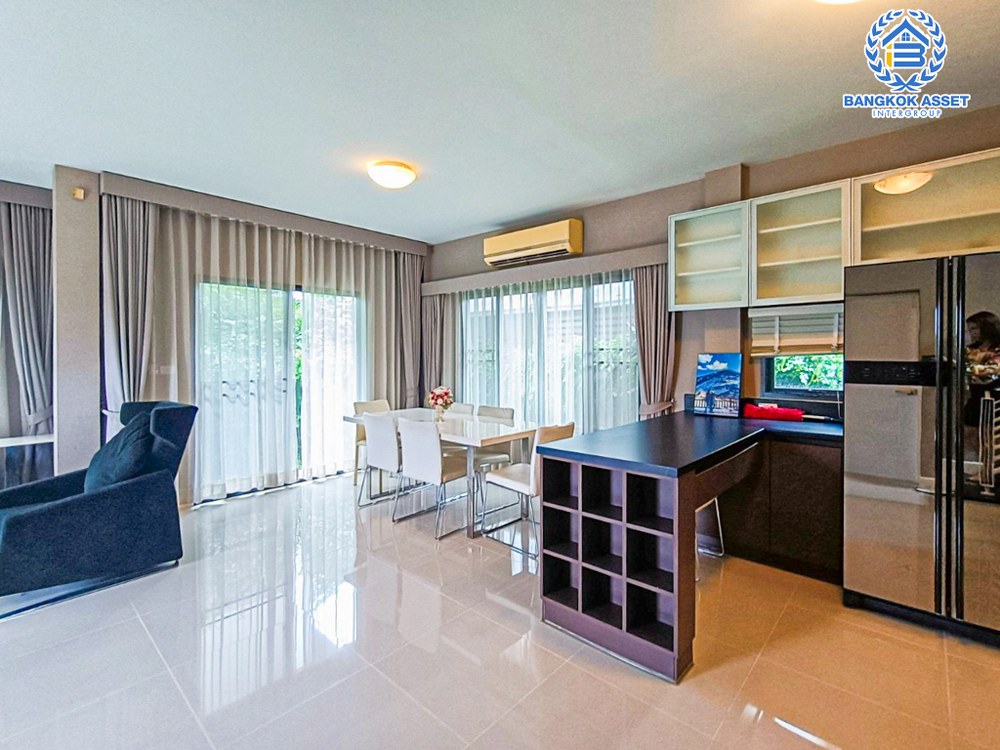 บ้านเดี่ยวมือสอง โครงการ เศรษฐสิริ ชัยพฤกษ์-แจ้งวัฒนะ จากแบรนด์ Sansiri เนื้อที่ 53.70 ตร.ว. ฟังก์ชัน 3 ห้องนอน 3 ห้องน้ำ จอดรถได้ 2 คัน แถมฟรี! เครื่องปรับอากาศ บนทำเลโซนเมือง เชื่อมต่อถนนชัยพฤกษ์ ใกล้เซ็นทรัลแจ้งวัฒนะ รถไฟฟ้าสายสีชมพู "สถานีปากเกร็ด" และจุดขึ้นทางด่วน "ศรีรัช"...