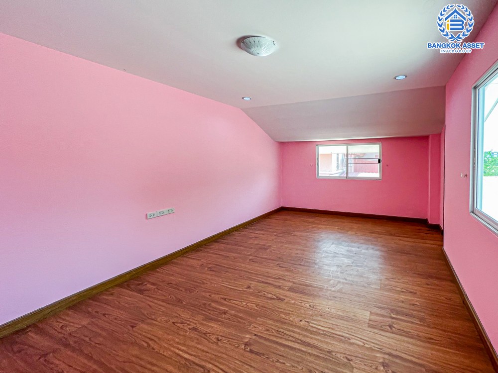 *****บ้านเดี่ยวมือสอง โครงการ ลลินกรีนวิลล์ บางบอน3 เนื้อที่ 103.20 ตร.ว. ฟังก์ชัน 3 ห้องนอน 3 ห้องน้ำ 2 ที่จอดรถ บ้านสภาพดีเยี่ยม พร้อมเข้าอยู่ บนทำเลเดินทางสะดวก เชื่อมต่อถนนเพชรเกษม ถนนมาเจริญ ถนนพุทธมณฑลสาย2 ถนนกาญจนาภิเษก ใกล้จุดขึ้นทางพิเศษเฉลิมมหานคร