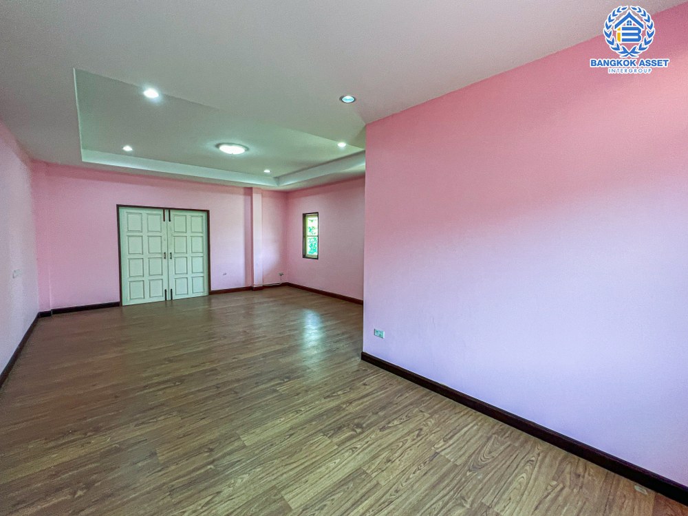 *****บ้านเดี่ยวมือสอง โครงการ ลลินกรีนวิลล์ บางบอน3 เนื้อที่ 103.20 ตร.ว. ฟังก์ชัน 3 ห้องนอน 3 ห้องน้ำ 2 ที่จอดรถ บ้านสภาพดีเยี่ยม พร้อมเข้าอยู่ บนทำเลเดินทางสะดวก เชื่อมต่อถนนเพชรเกษม ถนนมาเจริญ ถนนพุทธมณฑลสาย2 ถนนกาญจนาภิเษก ใกล้จุดขึ้นทางพิเศษเฉลิมมหานคร