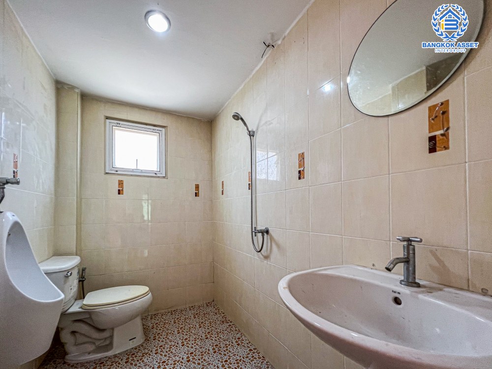 *****บ้านเดี่ยวมือสอง โครงการ ลลินกรีนวิลล์ บางบอน3 เนื้อที่ 103.20 ตร.ว. ฟังก์ชัน 3 ห้องนอน 3 ห้องน้ำ 2 ที่จอดรถ บ้านสภาพดีเยี่ยม พร้อมเข้าอยู่ บนทำเลเดินทางสะดวก เชื่อมต่อถนนเพชรเกษม ถนนมาเจริญ ถนนพุทธมณฑลสาย2 ถนนกาญจนาภิเษก ใกล้จุดขึ้นทางพิเศษเฉลิมมหานคร