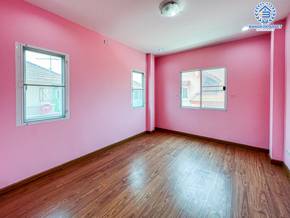 *****บ้านเดี่ยวมือสอง โครงการ ลลินกรีนวิลล์ บางบอน3 เนื้อที่ 103.20 ตร.ว. ฟังก์ชัน 3 ห้องนอน 3 ห้องน้ำ 2 ที่จอดรถ บ้านสภาพดีเยี่ยม พร้อมเข้าอยู่ บนทำเลเดินทางสะดวก เชื่อมต่อถนนเพชรเกษม ถนนมาเจริญ ถนนพุทธมณฑลสาย2 ถนนกาญจนาภิเษก ใกล้จุดขึ้นทางพิเศษเฉลิมมหานคร