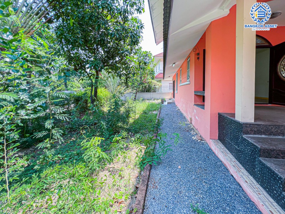 *****บ้านเดี่ยวมือสอง โครงการ ลลินกรีนวิลล์ บางบอน3 เนื้อที่ 103.20 ตร.ว. ฟังก์ชัน 3 ห้องนอน 3 ห้องน้ำ 2 ที่จอดรถ บ้านสภาพดีเยี่ยม พร้อมเข้าอยู่ บนทำเลเดินทางสะดวก เชื่อมต่อถนนเพชรเกษม ถนนมาเจริญ ถนนพุทธมณฑลสาย2 ถนนกาญจนาภิเษก ใกล้จุดขึ้นทางพิเศษเฉลิมมหานคร