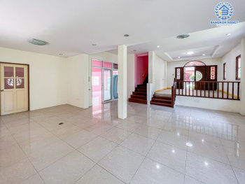 *****บ้านเดี่ยวมือสอง โครงการ ลลินกรีนวิลล์ บางบอน3 เนื้อที่ 103.20 ตร.ว. ฟังก์ชัน 3 ห้องนอน 3 ห้องน้ำ 2 ที่จอดรถ บ้านสภาพดีเยี่ยม พร้อมเข้าอยู่ บนทำเลเดินทางสะดวก เชื่อมต่อถนนเพชรเกษม ถนนมาเจริญ ถนนพุทธมณฑลสาย2 ถนนกาญจนาภิเษก ใกล้จุดขึ้นทางพิเศษเฉลิมมหานคร