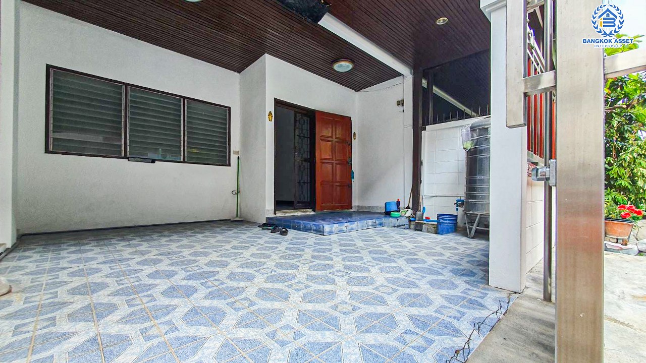 *****ทาวน์โฮมมือสอง โครงการ สวนผัก27 สวนผัก เนื้อที่ 20 ตร.ว. ฟังก์ชัน 4 ห้องนอน 3 ห้องน้ำ 1 ที่จอดรถ หน้าบ้านกว้างขวาง ภายในสภาพใหม่ โครงการตั้งบนทำเลเดินทางสะดวก เชื่อมต่อถนนสวนผัก ถนนอัจฉริยะประสิทธิ์ ใกล้รถไฟฟ้าสายสีแดง "สถานีตลิ่งชัน" จองเลย!