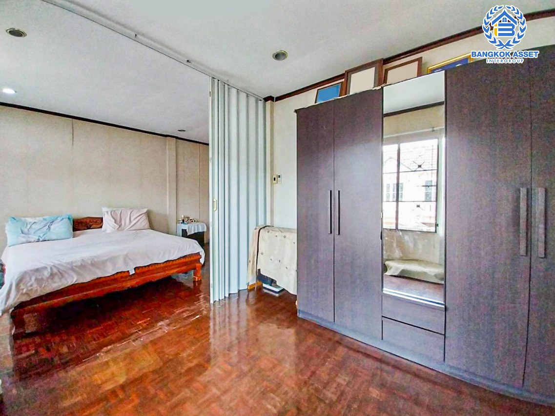 *****ทาวน์เฮ้าส์มือสองนนทบุรี โครงการ บุศรินทร์ วงแหวน-รัตนาธิเบศร์ เนื้อที่กว้าง 25 ตร.ว. ฟังก์ชัน 2 ห้องนอน 2 ห้องน้ำ 1 ที่จอดรถ แถมฟรี! เครื่องปรับอากาศ เครื่องดูดควัน บนทำเลแห่งการเดินทาง เชื่อมต่อถนนบ้านกล้วย-ไทรน้อย, ถนนกาญจณาภิเษก ใกล้ทางด่วน "ศรีรัช"