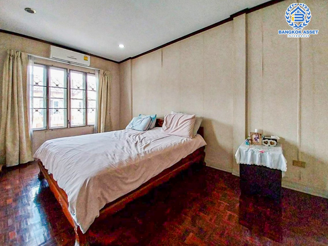 *****ทาวน์เฮ้าส์มือสองนนทบุรี โครงการ บุศรินทร์ วงแหวน-รัตนาธิเบศร์ เนื้อที่กว้าง 25 ตร.ว. ฟังก์ชัน 2 ห้องนอน 2 ห้องน้ำ 1 ที่จอดรถ แถมฟรี! เครื่องปรับอากาศ เครื่องดูดควัน บนทำเลแห่งการเดินทาง เชื่อมต่อถนนบ้านกล้วย-ไทรน้อย, ถนนกาญจณาภิเษก ใกล้ทางด่วน "ศรีรัช"