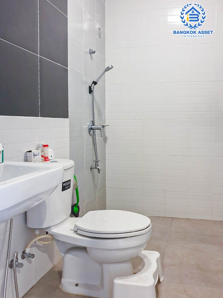 *****ทาวน์เฮ้าส์มือสองนนทบุรี โครงการ เอสเกต กรุงเทพ-ปทุมธานี เนื้อที่ 18.3 ตร.ว. ฟังก์ชัน 3 ห้องนอน 2 ห้องน้ำ 1 ที่จอดรถ บ้านสภาพดีมาก บนทำเลดี เชื่อมต่อกรุงเทพฯ-ปทุมธานี, ถนน345, ถนนกาญจนาภิเษก ใกล้ทางด่วน "อุดรรัถยา" จองเลย!