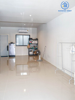 *****ทาวน์เฮ้าส์มือสองนนทบุรี โครงการ เอสเกต กรุงเทพ-ปทุมธานี เนื้อที่ 18.3 ตร.ว. ฟังก์ชัน 3 ห้องนอน 2 ห้องน้ำ 1 ที่จอดรถ บ้านสภาพดีมาก บนทำเลดี เชื่อมต่อกรุงเทพฯ-ปทุมธานี, ถนน345, ถนนกาญจนาภิเษก ใกล้ทางด่วน "อุดรรัถยา" จองเลย!