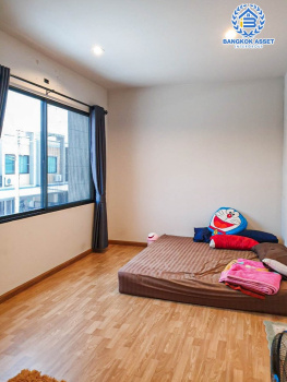 *****ทาวน์เฮ้าส์มือสองนนทบุรี โครงการ เอสเกต กรุงเทพ-ปทุมธานี เนื้อที่ 18.3 ตร.ว. ฟังก์ชัน 3 ห้องนอน 2 ห้องน้ำ 1 ที่จอดรถ บ้านสภาพดีมาก บนทำเลดี เชื่อมต่อกรุงเทพฯ-ปทุมธานี, ถนน345, ถนนกาญจนาภิเษก ใกล้ทางด่วน "อุดรรัถยา" จองเลย!