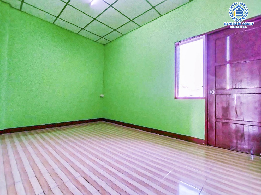 *****ทาวน์โฮมมือสองกรุงเทพมหานคร หมู่บ้าน ซอยเอกชัย89 แยก3-2 เอกชัย เนื้อที่ 18 ตร.ว. ฟังก์ชัน 4 ห้องนอน 3 ห้องน้ำ 1 ที่จอดรถ บ้านสภาพดี พร้อมเข้าอยู่ บนทำเลแห่งการเดินทาง เชื่อมต่อถนนพระราม2, ถนนกาญจนาภิเษก, ถนนเอกชัย ในราคาสุดคุ้ม!!