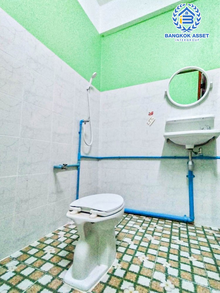 *****ทาวน์โฮมมือสองกรุงเทพมหานคร หมู่บ้าน ซอยเอกชัย89 แยก3-2 เอกชัย เนื้อที่ 18 ตร.ว. ฟังก์ชัน 4 ห้องนอน 3 ห้องน้ำ 1 ที่จอดรถ บ้านสภาพดี พร้อมเข้าอยู่ บนทำเลแห่งการเดินทาง เชื่อมต่อถนนพระราม2, ถนนกาญจนาภิเษก, ถนนเอกชัย ในราคาสุดคุ้ม!!